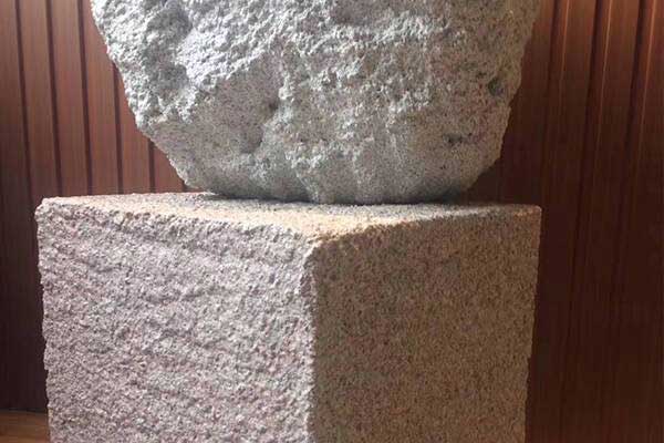 仿石漆噴涂施工，一次成活好還是兩次成活好？仿石漆（水包砂）施工噴幾次為宜？